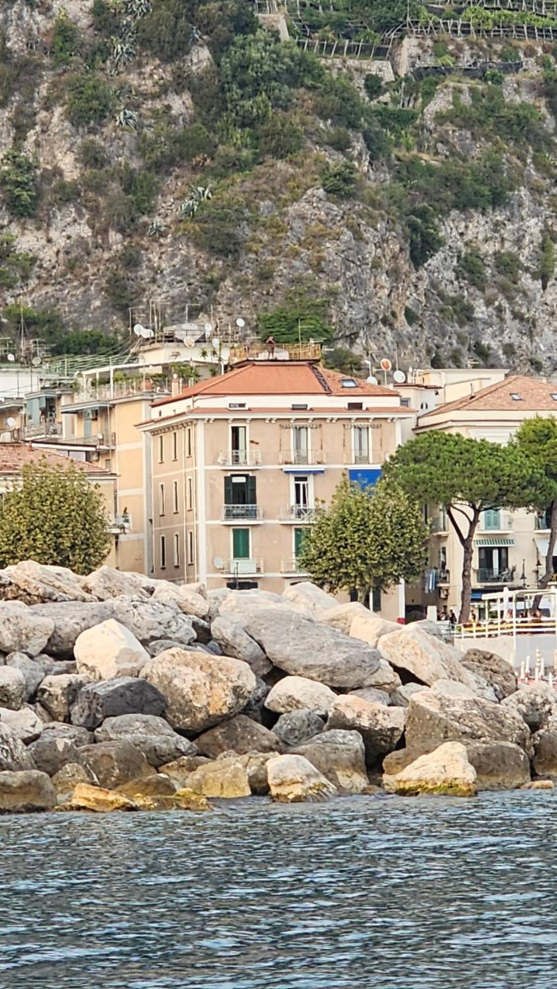 Galene - Beachfront In Costa D'Amalfi Maiori Exterior foto