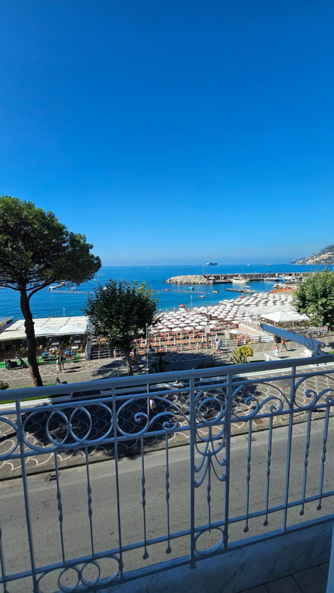 Galene - Beachfront In Costa D'Amalfi Maiori Exterior foto