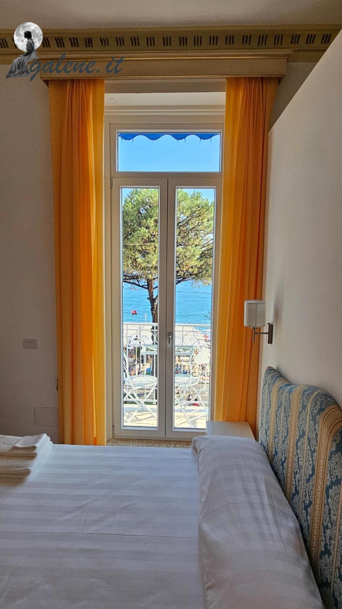 Galene - Beachfront In Costa D'Amalfi Maiori Exterior foto